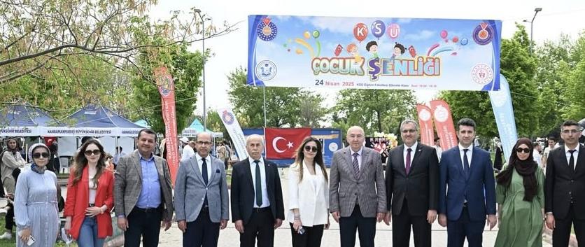 Çocuk Eğitimi Uygulama ve Araştırma Merkezi Oyunlarla İngilizce Telaffuz ve Konuşma Öğretimi 